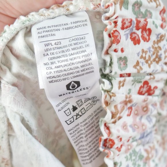 Levi's White with Red Floral Print Paperbag Elastic Waist Shorts Medium - Picture 2 of 10